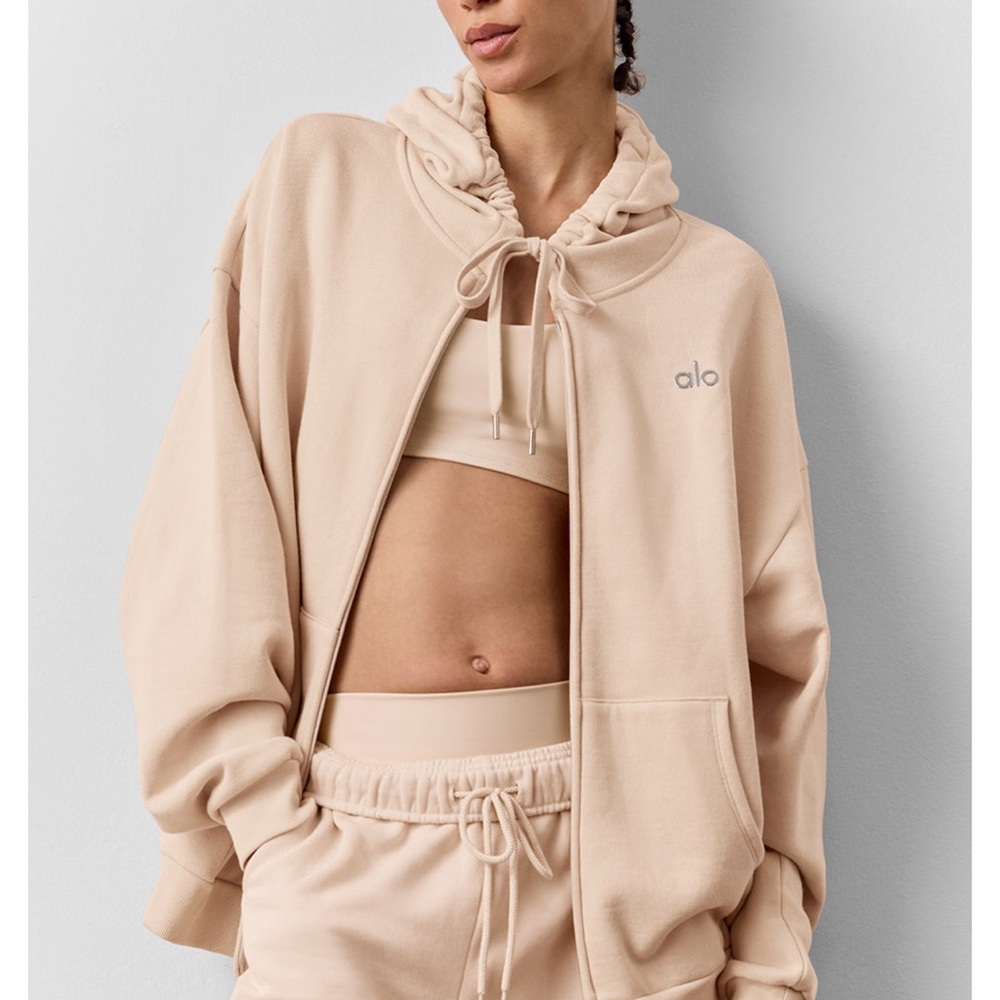 ALO Yoga Women's macadamia Hoodie size large